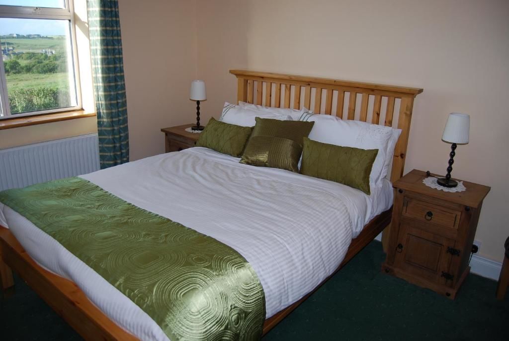 Отели типа «постель и завтрак» Clonmore Lodge B&B Quilty