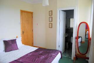 Отели типа «постель и завтрак» Clonmore Lodge B&B Quilty Большой семейный номер-6